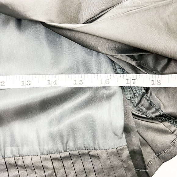 Patrizia Pepe Firenze Pleated Tiered Camisole Top. Metallic Grey. Size US 8 - Picture 10 of 13